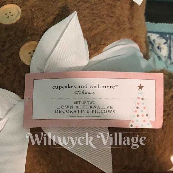 Cupcakes and Cashmere Sherpa Gingerbread Man and Woman Pillow Couple Set - Picture 6 of 8